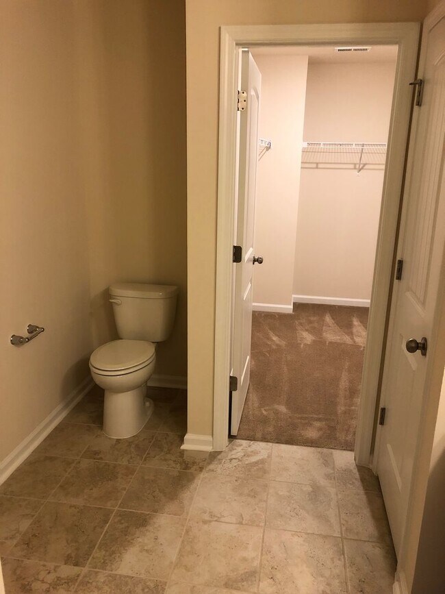 Building Photo - Excellent SW Durham Location Near Southpoint