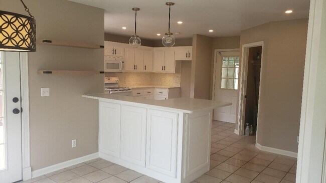 Building Photo - 350 Swindall Cir