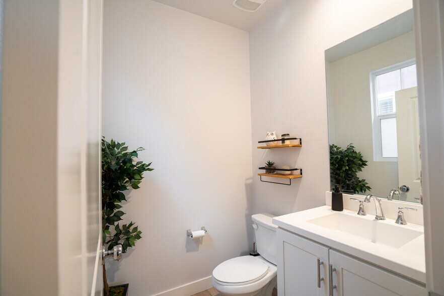 Building Photo - 8339 N Peyton Way