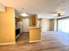 Building Photo - Newly Renovated Third Floor 1B/1B Unfurnis...