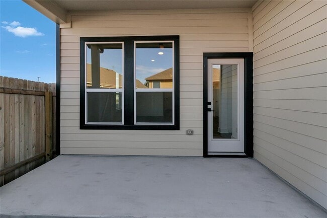 Building Photo - 8589 Meridy Lp