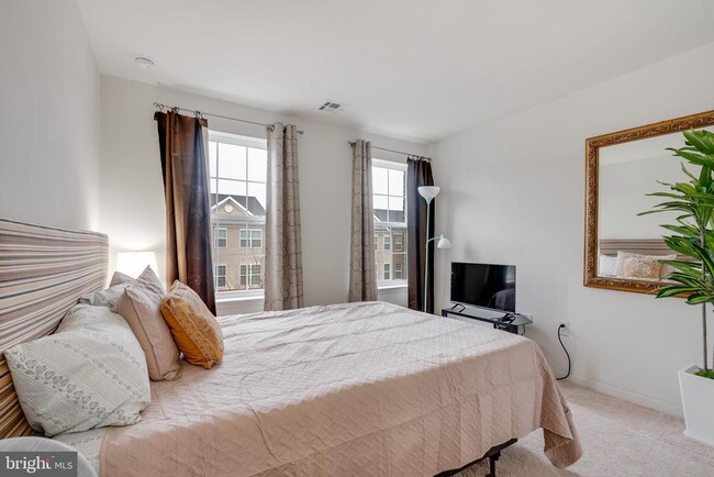 Building Photo - 49 Creekside Wy