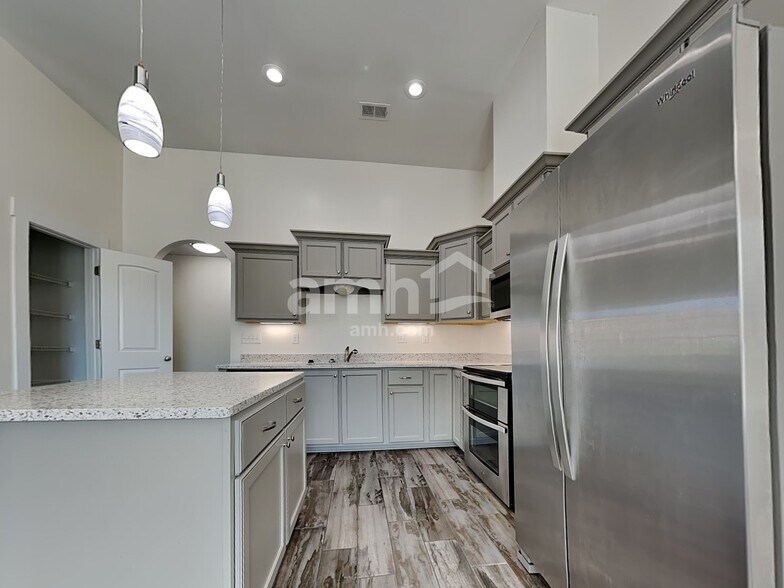 Building Photo - 2653 Molly Ln