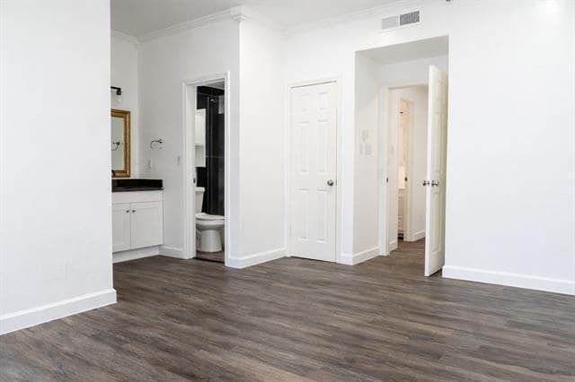 Building Photo - 3105 San Jacinto St