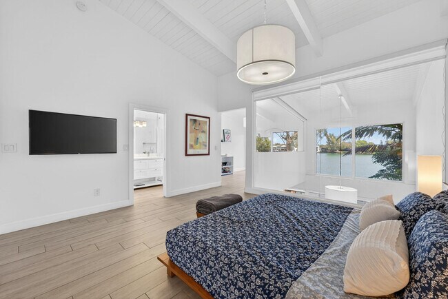 Building Photo - 4945 SW 71st Pl