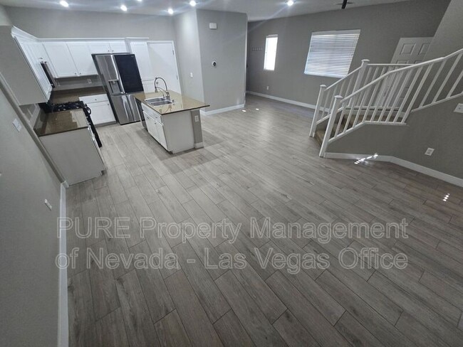 Building Photo - 9389 Black Wolf Ave