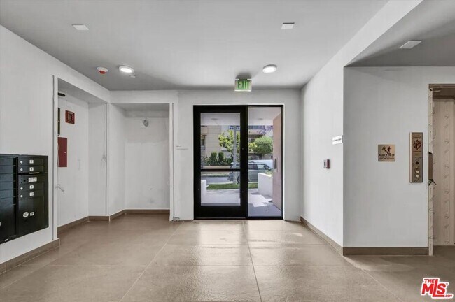 Building Photo - 8867 Alcott St