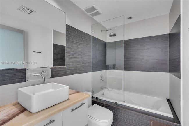 Building Photo - 229 8th St