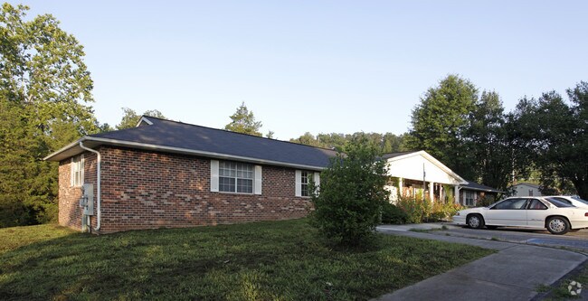 Building Photo - Cedars Apartments