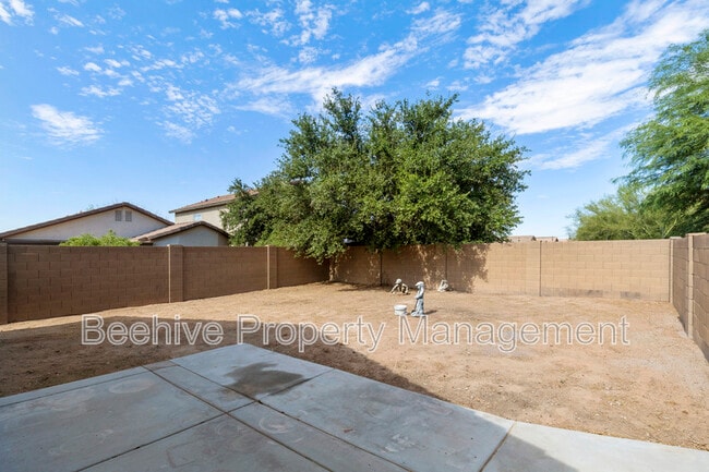 Building Photo - 220 N 110th St