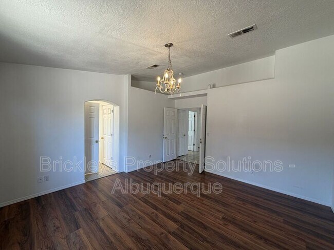 Building Photo - 1405 Secret Valley Dr SW