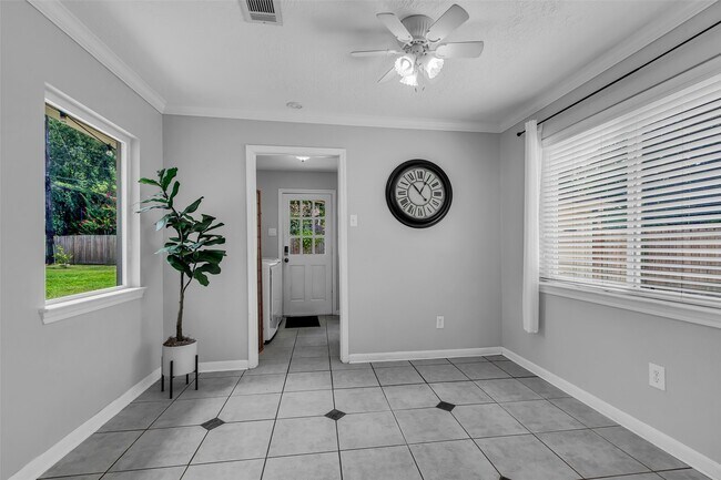 Building Photo - 1210 Forsythe Ln