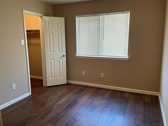 Building Photo - 14223 Bishop Bend Ln