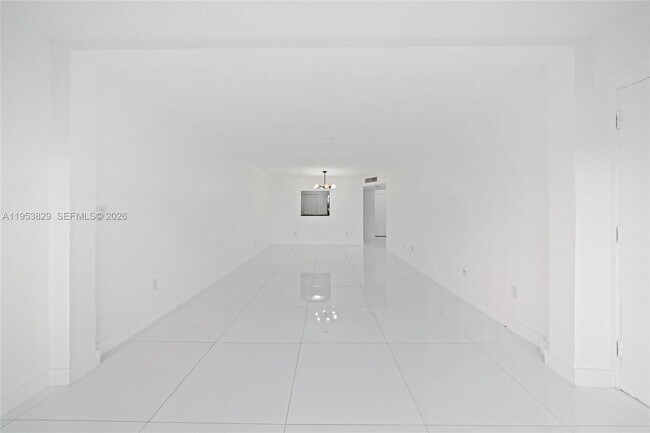 Building Photo - 18900 NE 14th Ave