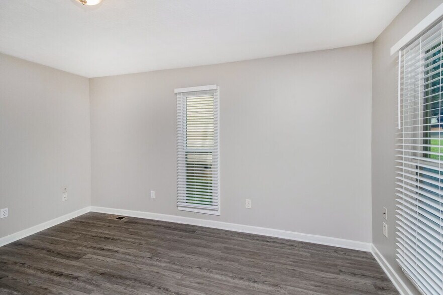 Building Photo - 3801 Davis Ln