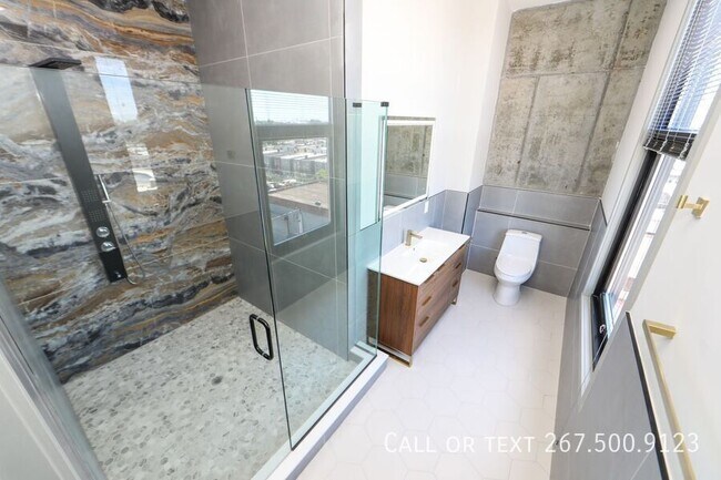 Building Photo - 1810 E Venango St