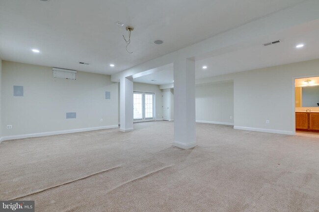 Building Photo - 42948 Courtland Chase Square