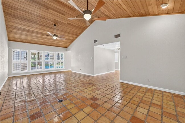 Building Photo - 5305 Greenbriar Dr