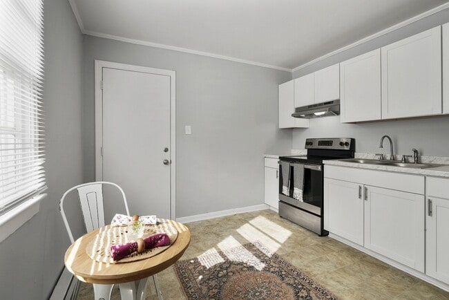 Building Photo - 1141 Acorn St