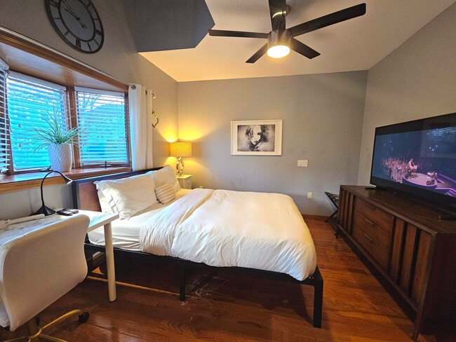 Building Photo - 152 Central Ave