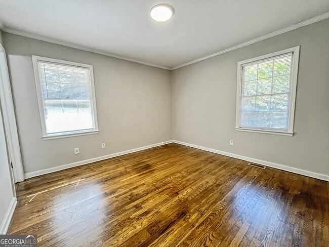 Building Photo - 1831 Tanglewood Rd