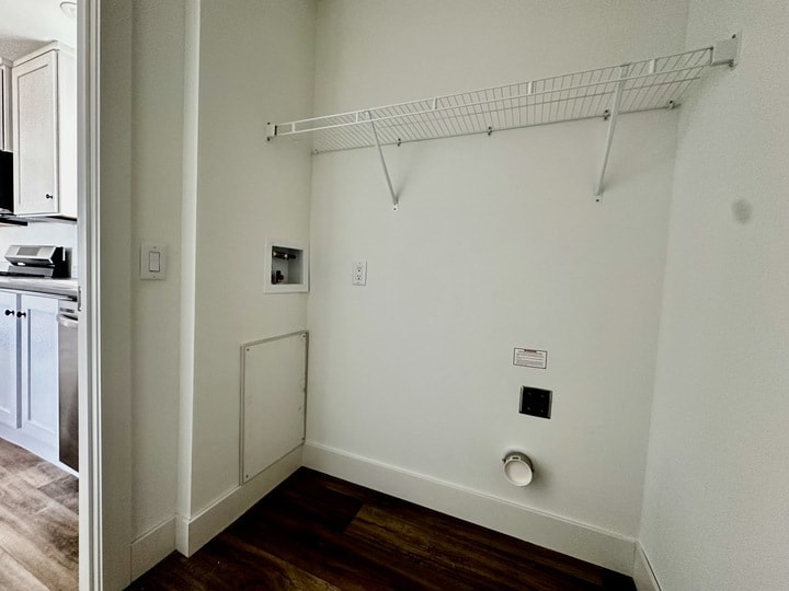 Building Photo - 29 Hartland St N