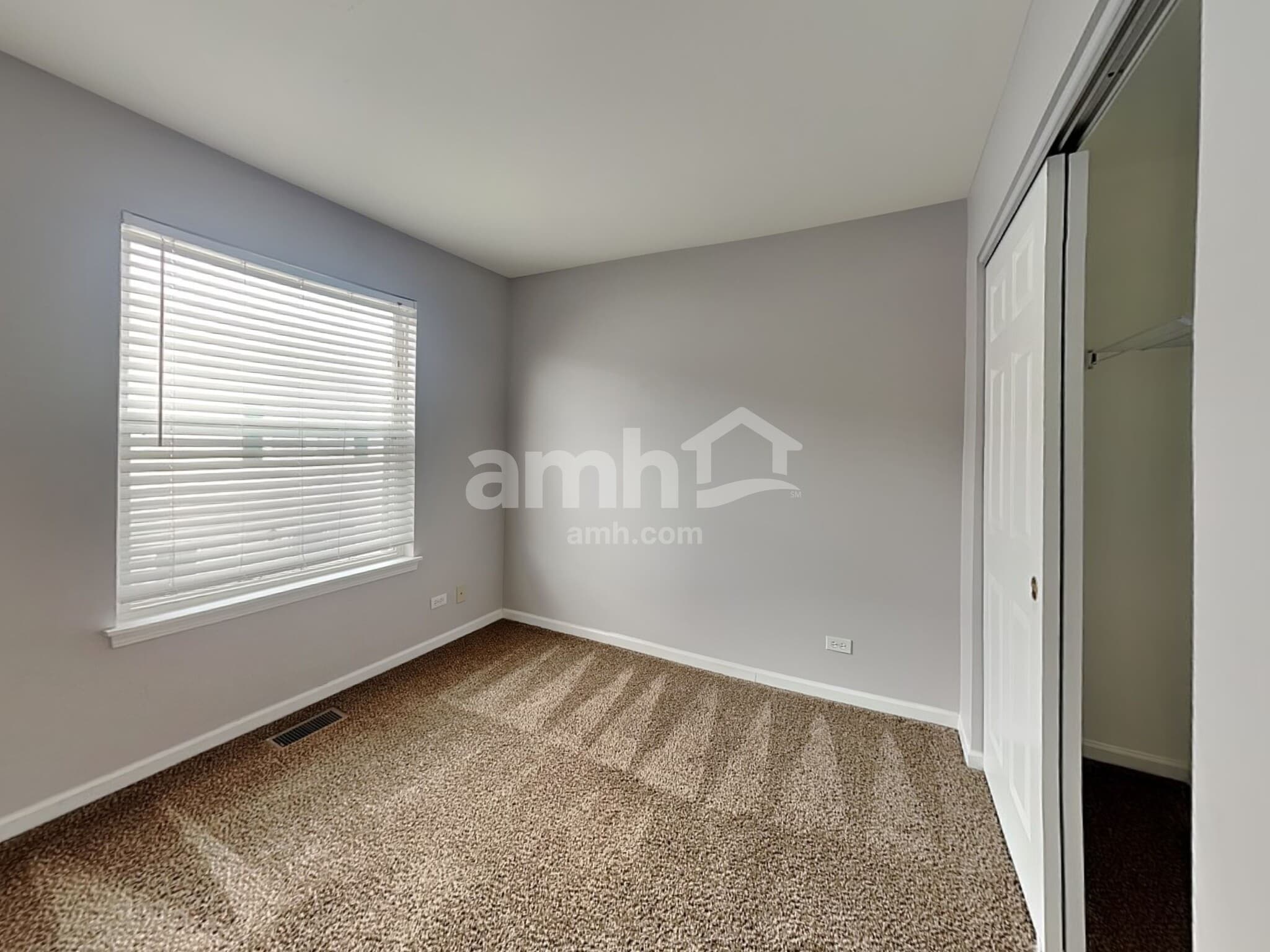 Building Photo - 2409 Courtyard Cir