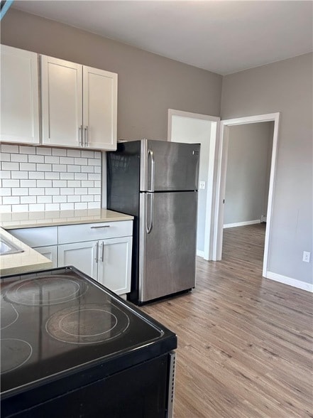 Building Photo - 306 Potters Ave