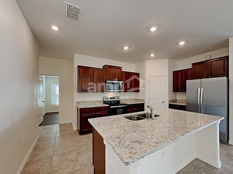 Building Photo - 10435 Carloway Hills Dr