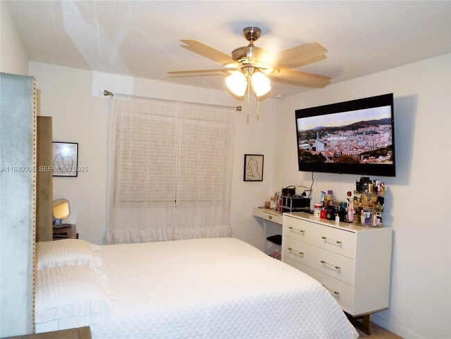 Building Photo - 2363 SE 11th St