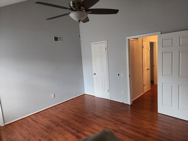 Building Photo - 11710 Southlake Dr