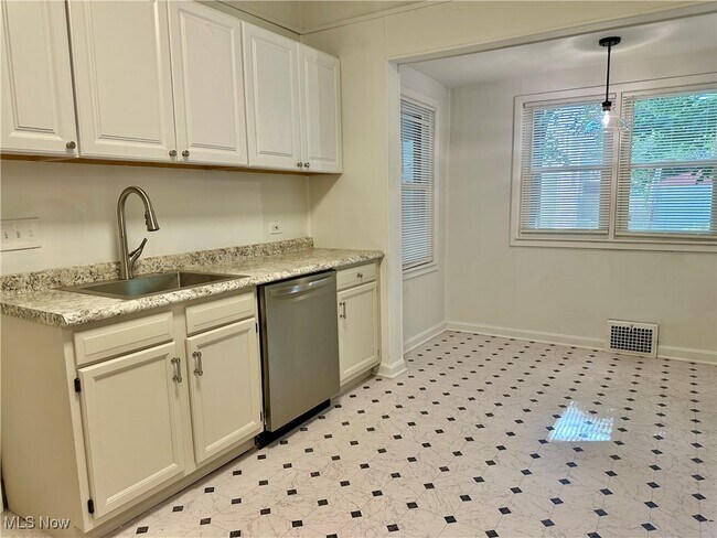 Building Photo - 1855 W 65th St