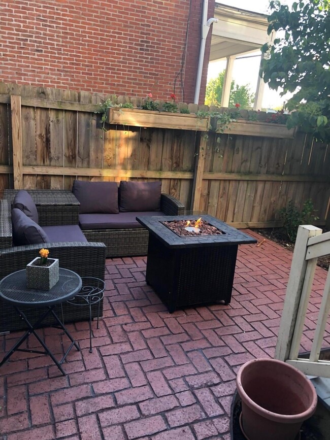 Building Photo - 117 Miami Ave