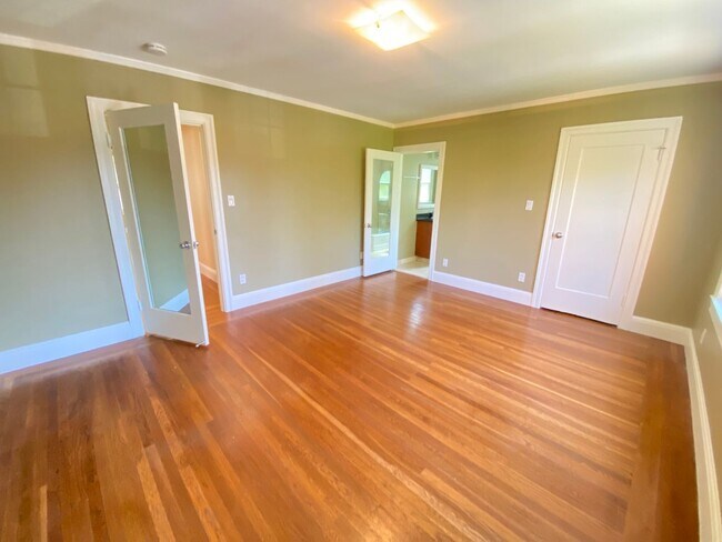 Building Photo - Advent - Four Bedroom Home W/ Incredibly L...