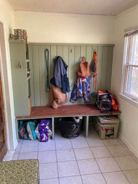 Building Photo - 605 Barrie St