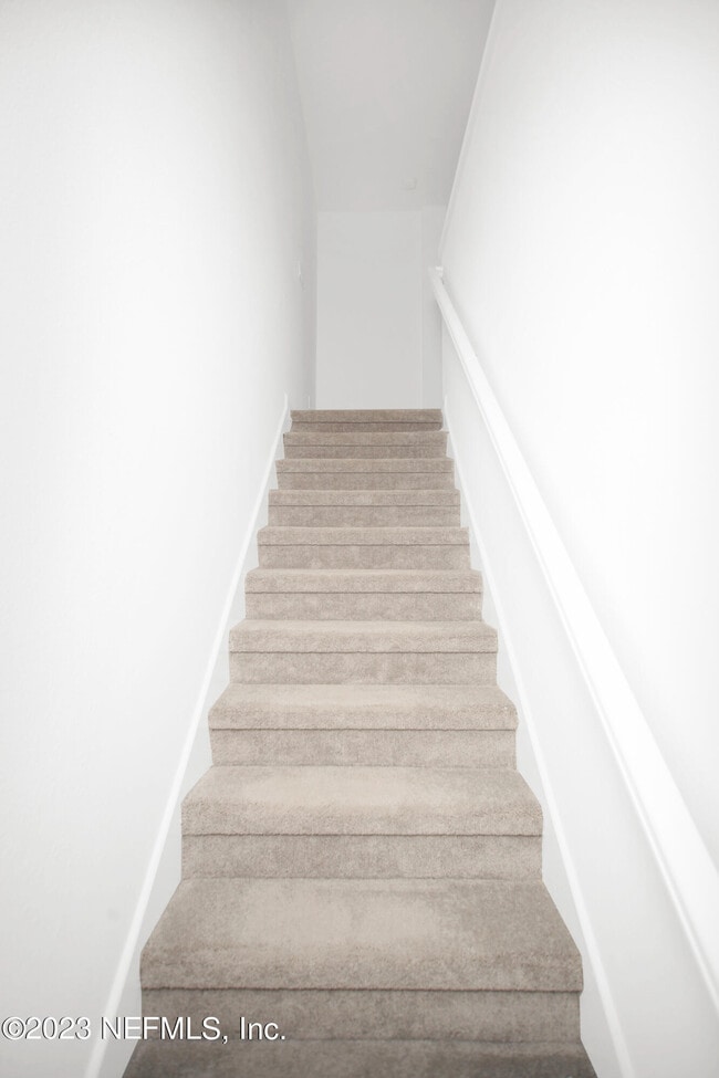 Building Photo - 348 Rosemont Dr