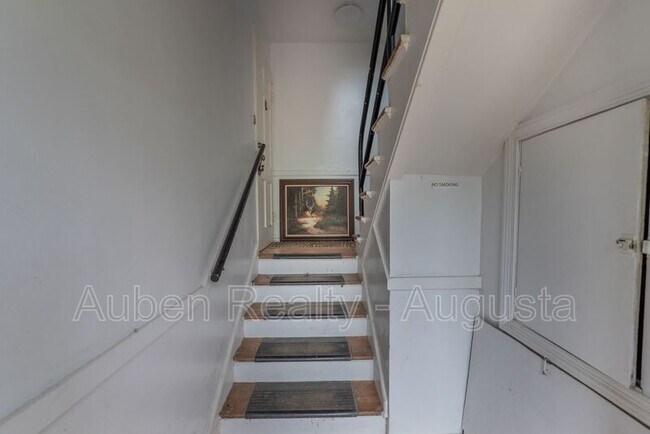 Building Photo - 501 Milledge Rd