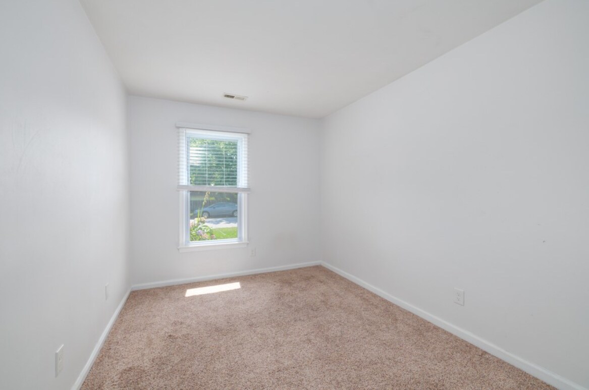 Building Photo - 1705 Maryus Ct