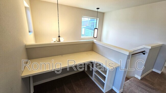 Building Photo - 1405 NE 71st Dr