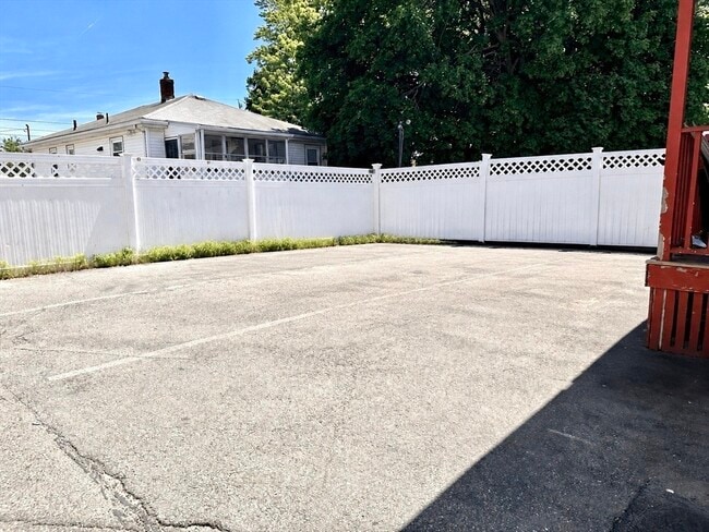 Building Photo - 175 Springvale Ave