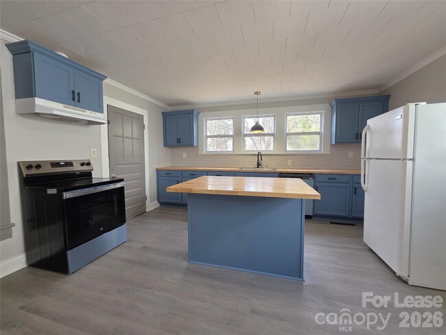 Building Photo - 1212 N Church St