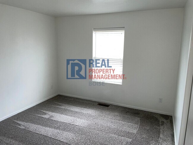 Building Photo - 3 Bedroom 2 Bath Boise Home Coming Soon!