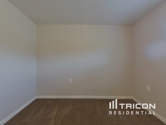 Building Photo - 3459 Rauscher Dr