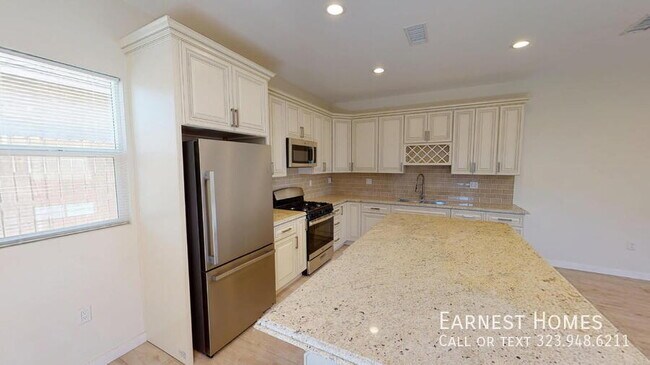 Building Photo - 7252 Glade Ave