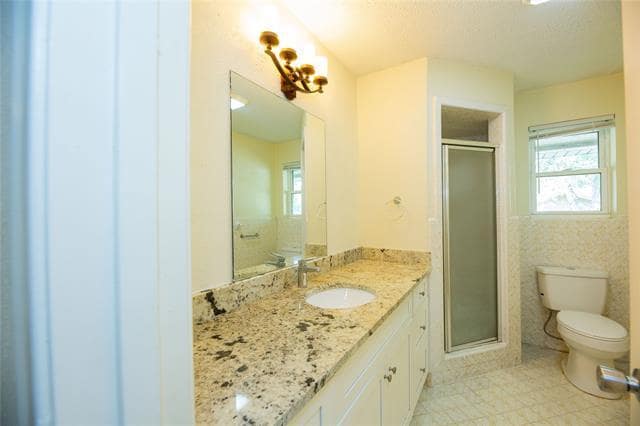 Building Photo - 501 Dogwood Dr