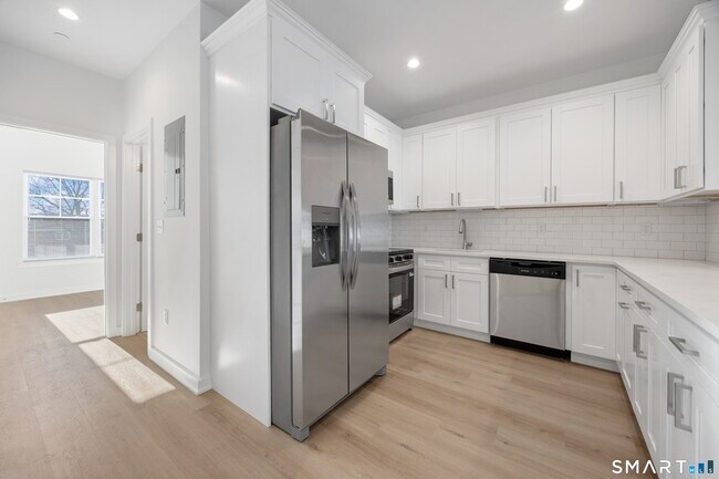 Building Photo - 29 Village Rd