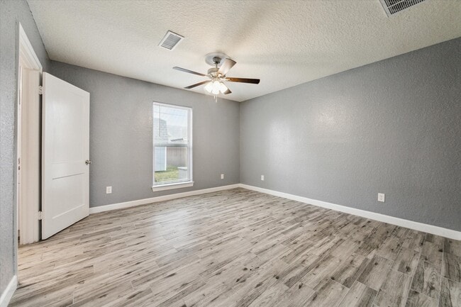 Building Photo - 714 Heisse St