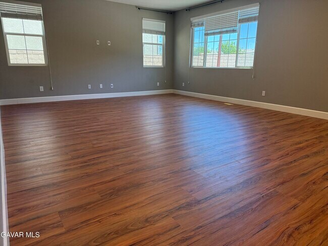 Building Photo - 37434 Butternut Ln