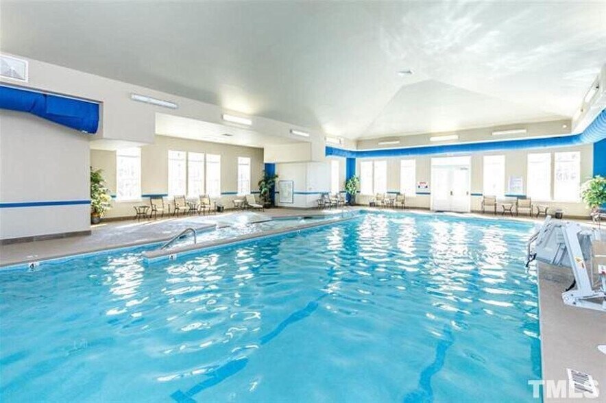 Building Photo - Room in Townhome on Fitchie Pl