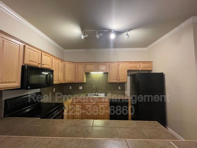 Building Photo - 809 Summer Breeze Dr